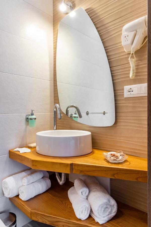 Vittoria Rooms Quartu SantʼElena Exteriör bild